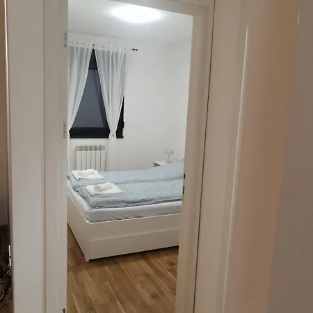 Luni Apartment